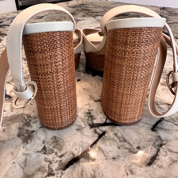 Sam Edleman Item Nolita Platform Sandal Color: Modern Ivory Leather - Picture 3 of 5